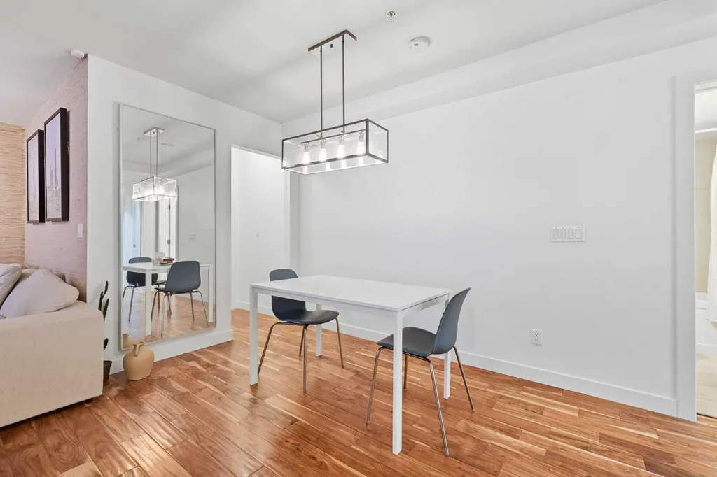 1029 15 Avenue SW Calgary AB T2R0S5