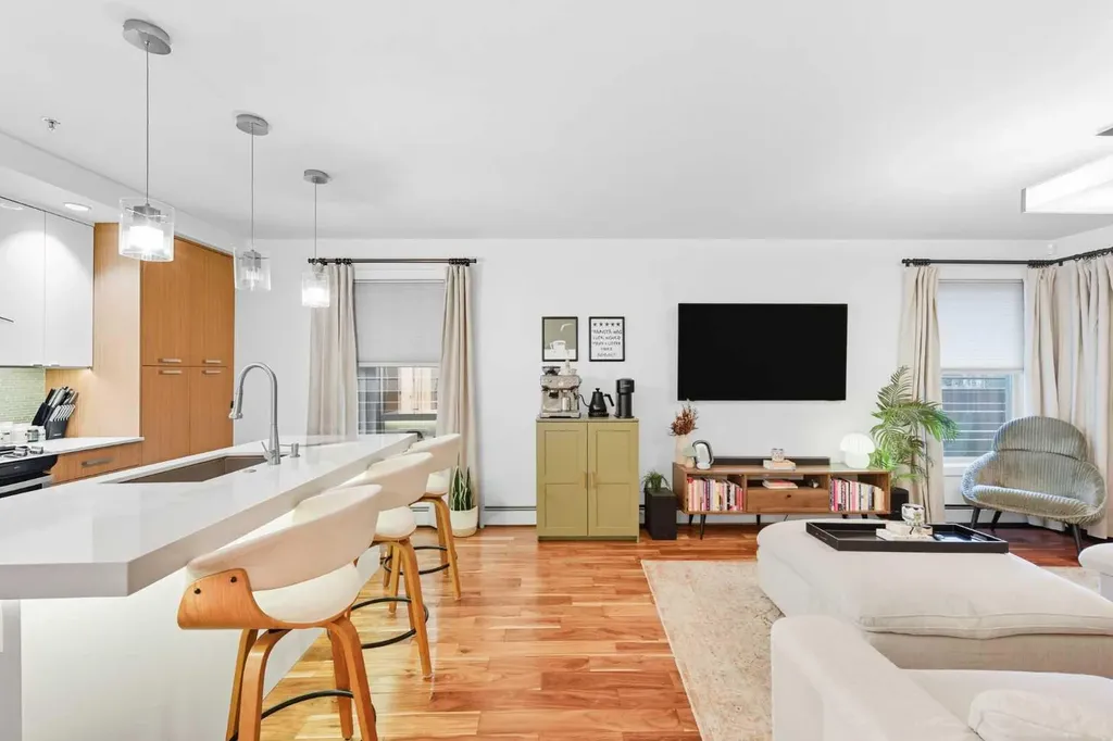 1029 15 Avenue SW Calgary AB T2R0S5
