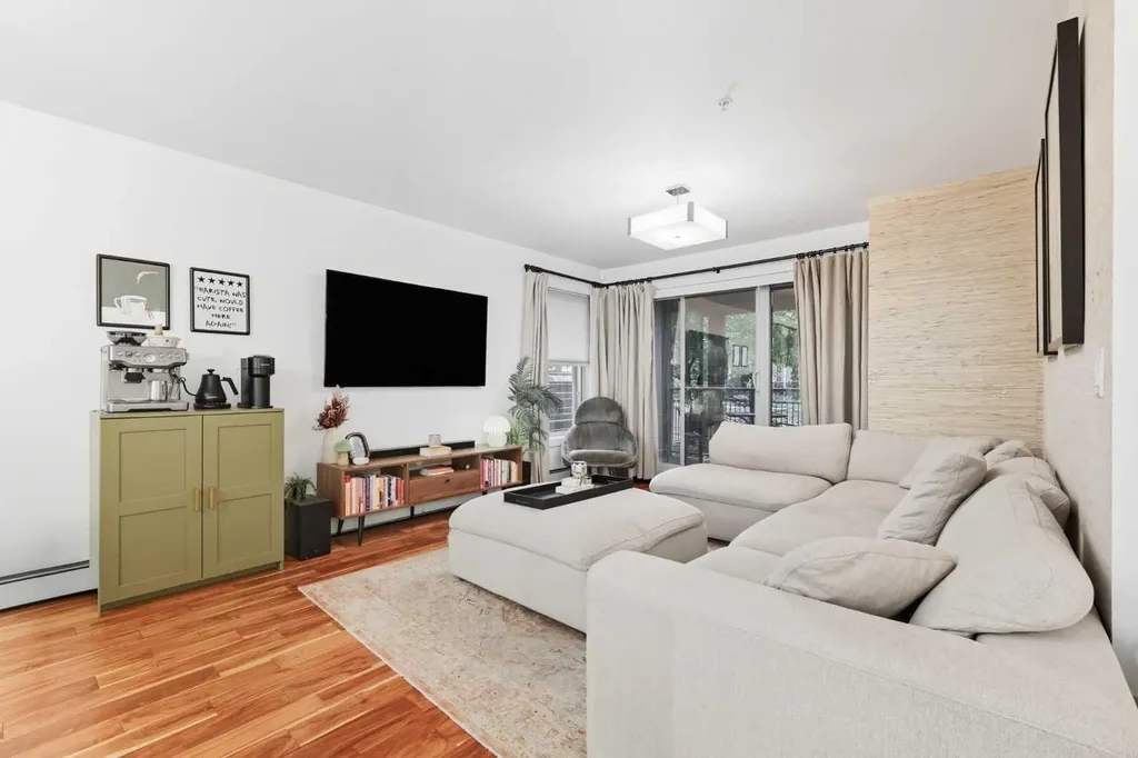 1029 15 Avenue SW Calgary AB T2R0S5
