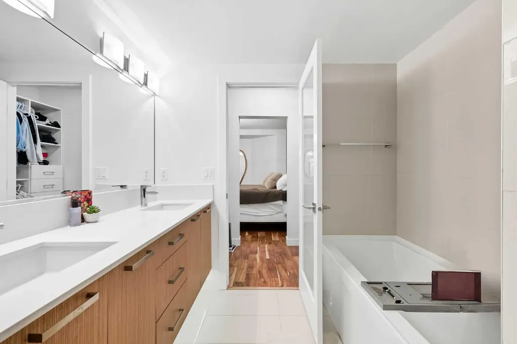 1029 15 Avenue SW Calgary AB T2R0S5