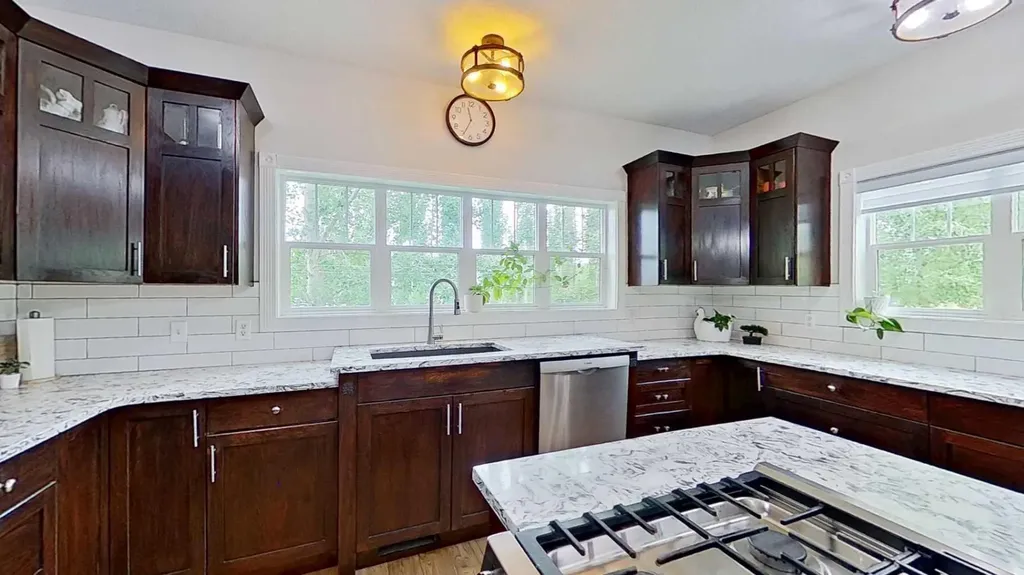 33049 Range Road 12 Rural Mountain View County AB T4H 4N3
