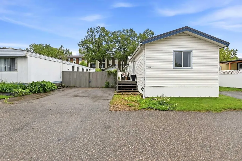5029 34 Street Red Deer AB T4N 0P4