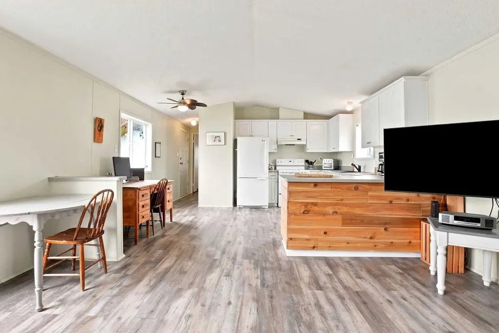5029 34 Street Red Deer AB T4N 0P4