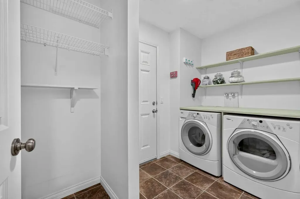 240 Auburn Glen Manor SE Calgary AB T3M 0L2