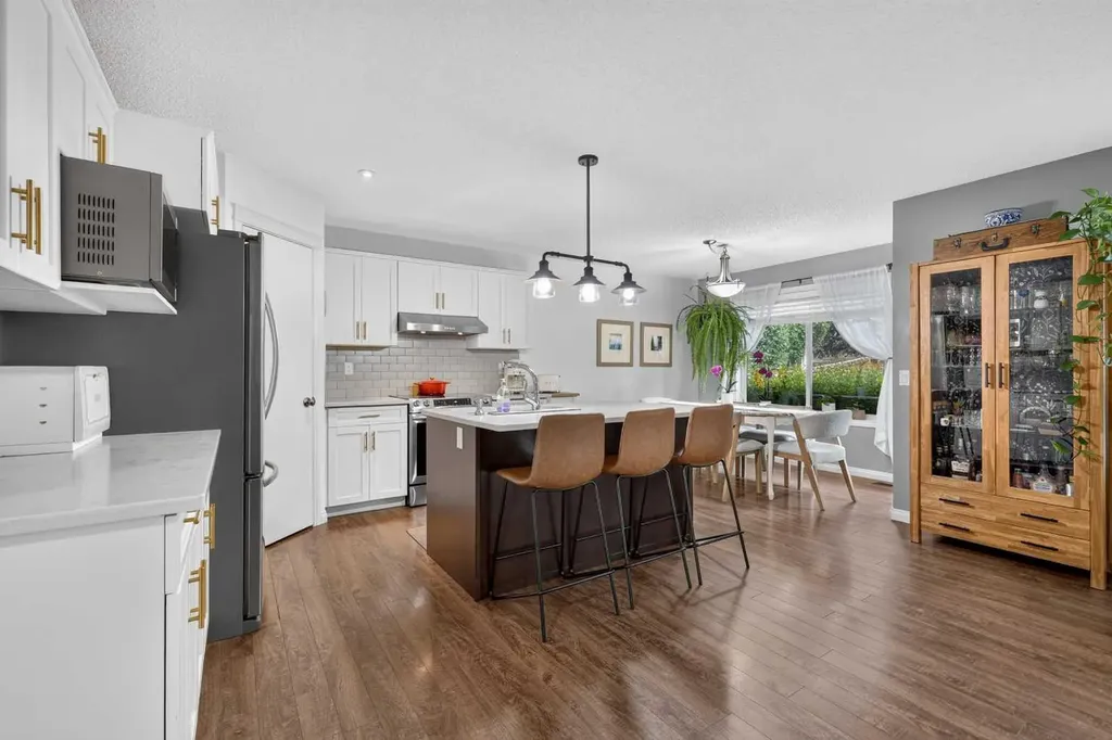 240 Auburn Glen Manor SE Calgary AB T3M 0L2