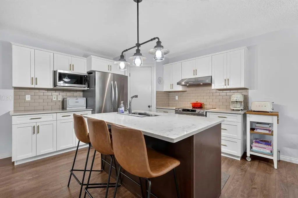 240 Auburn Glen Manor SE Calgary AB T3M 0L2