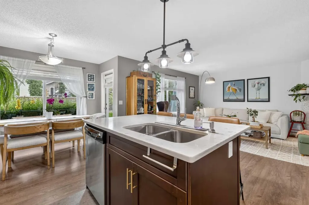 240 Auburn Glen Manor SE Calgary AB T3M 0L2