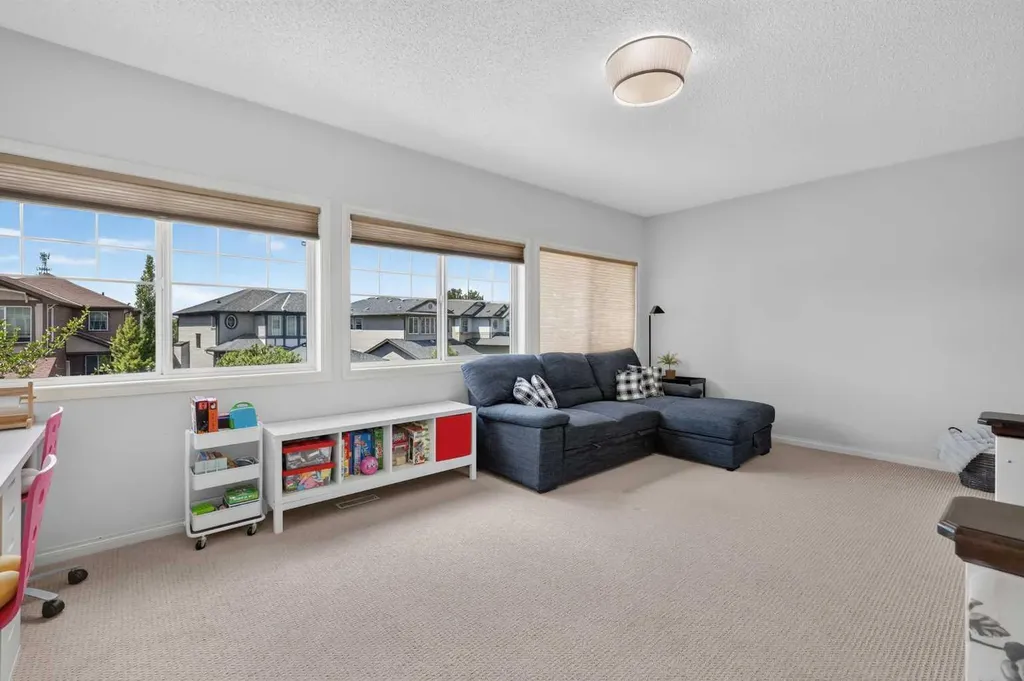 240 Auburn Glen Manor SE Calgary AB T3M 0L2