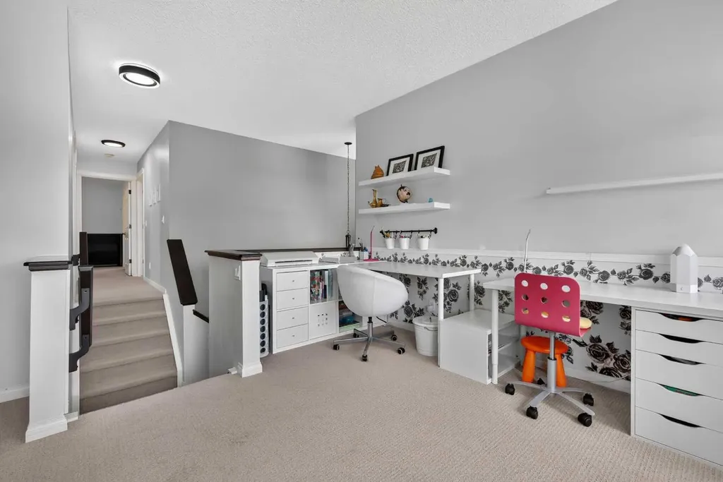 240 Auburn Glen Manor SE Calgary AB T3M 0L2