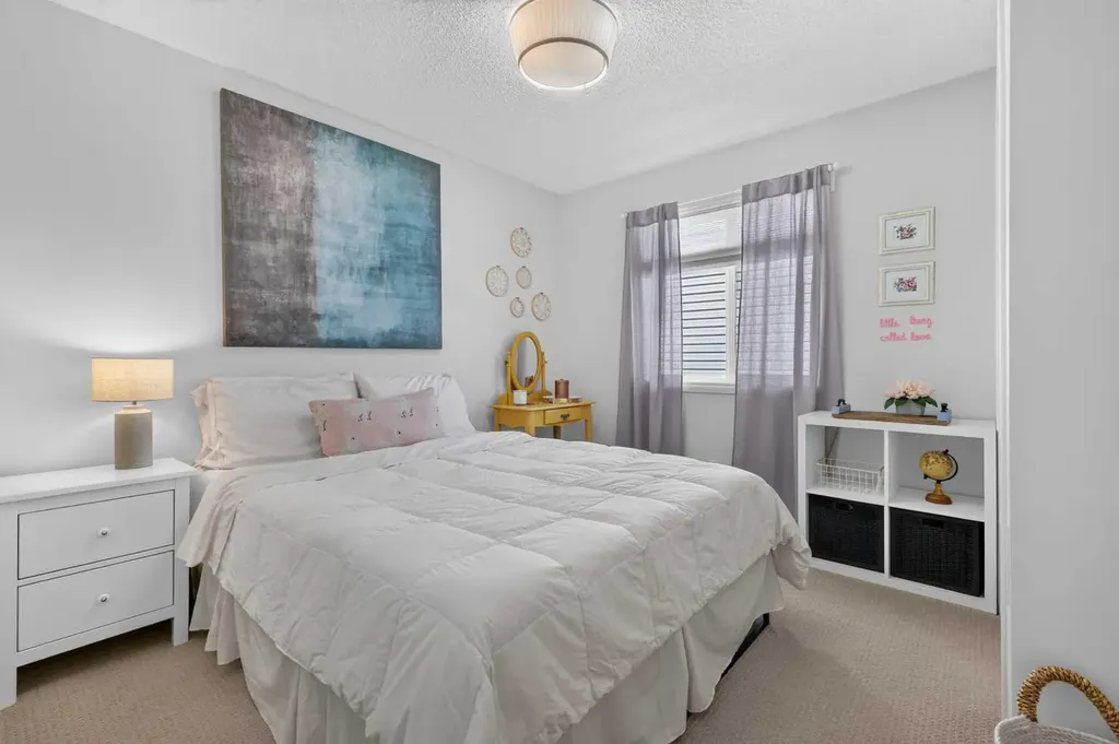 240 Auburn Glen Manor SE Calgary AB T3M 0L2