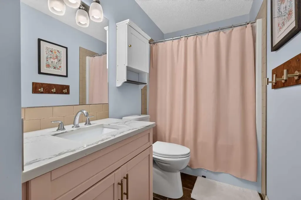 240 Auburn Glen Manor SE Calgary AB T3M 0L2