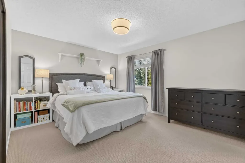 240 Auburn Glen Manor SE Calgary AB T3M 0L2