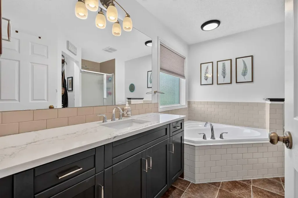 240 Auburn Glen Manor SE Calgary AB T3M 0L2