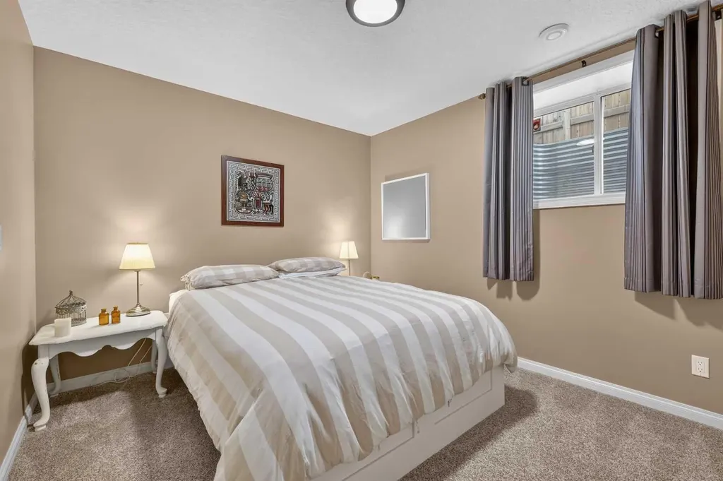 240 Auburn Glen Manor SE Calgary AB T3M 0L2