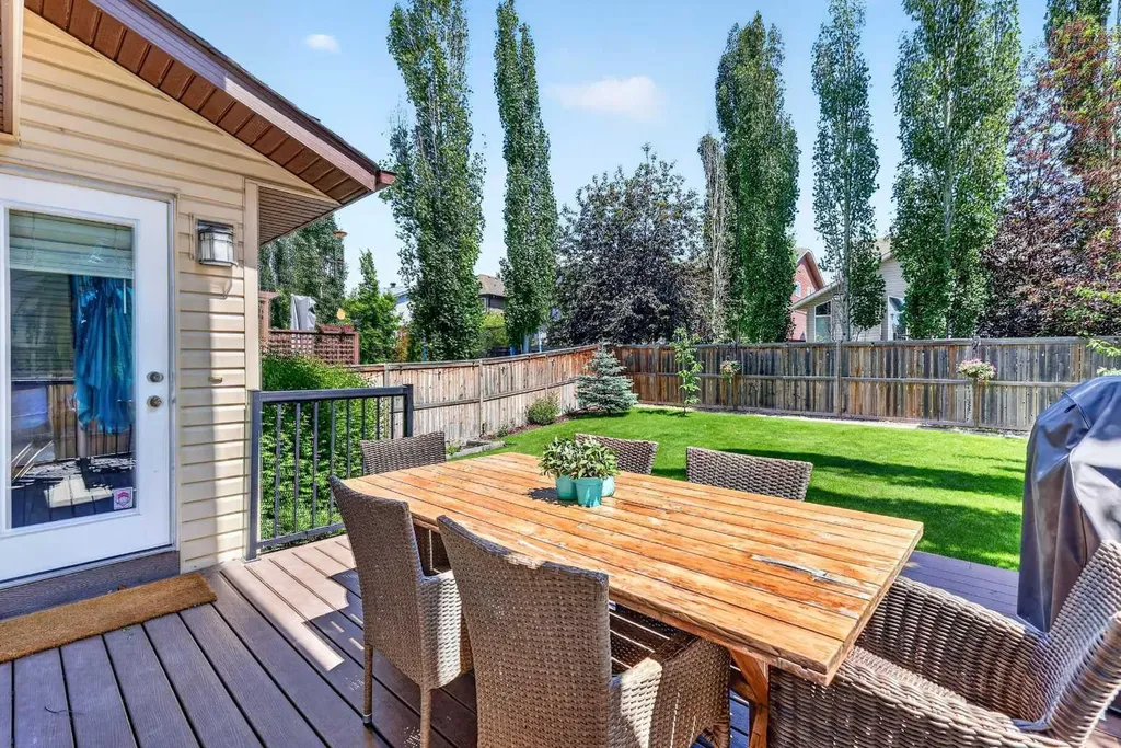 240 Auburn Glen Manor SE Calgary AB T3M 0L2
