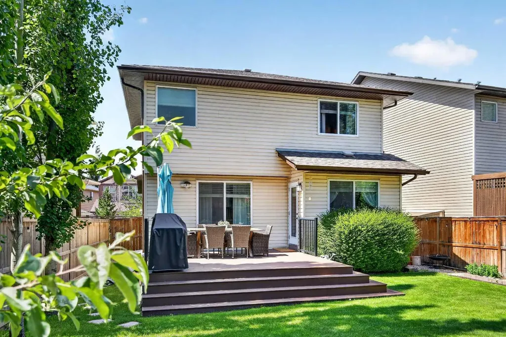 240 Auburn Glen Manor SE Calgary AB T3M 0L2