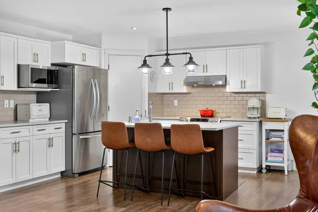 240 Auburn Glen Manor SE Calgary AB T3M 0L2