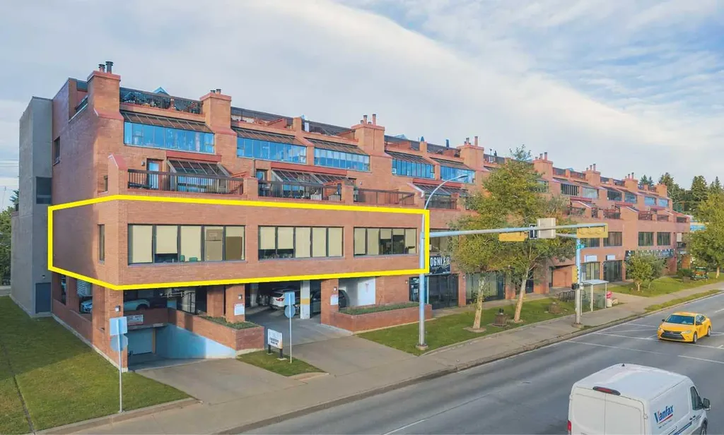 811 14 Street NW Calgary AB T2N 2A4
