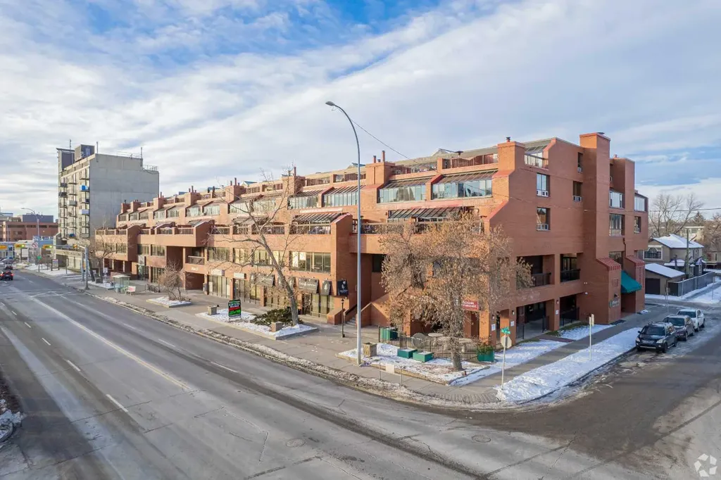 811 14 Street NW Calgary AB T2N 2A4