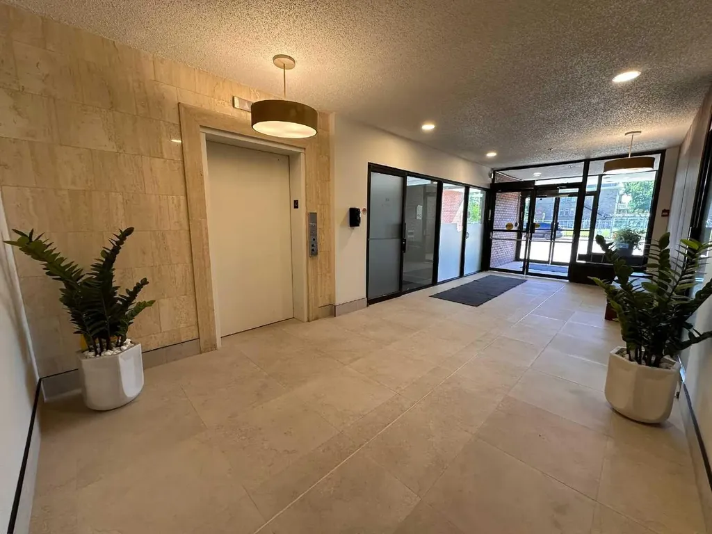 811 14 Street NW Calgary AB T2N 2A4