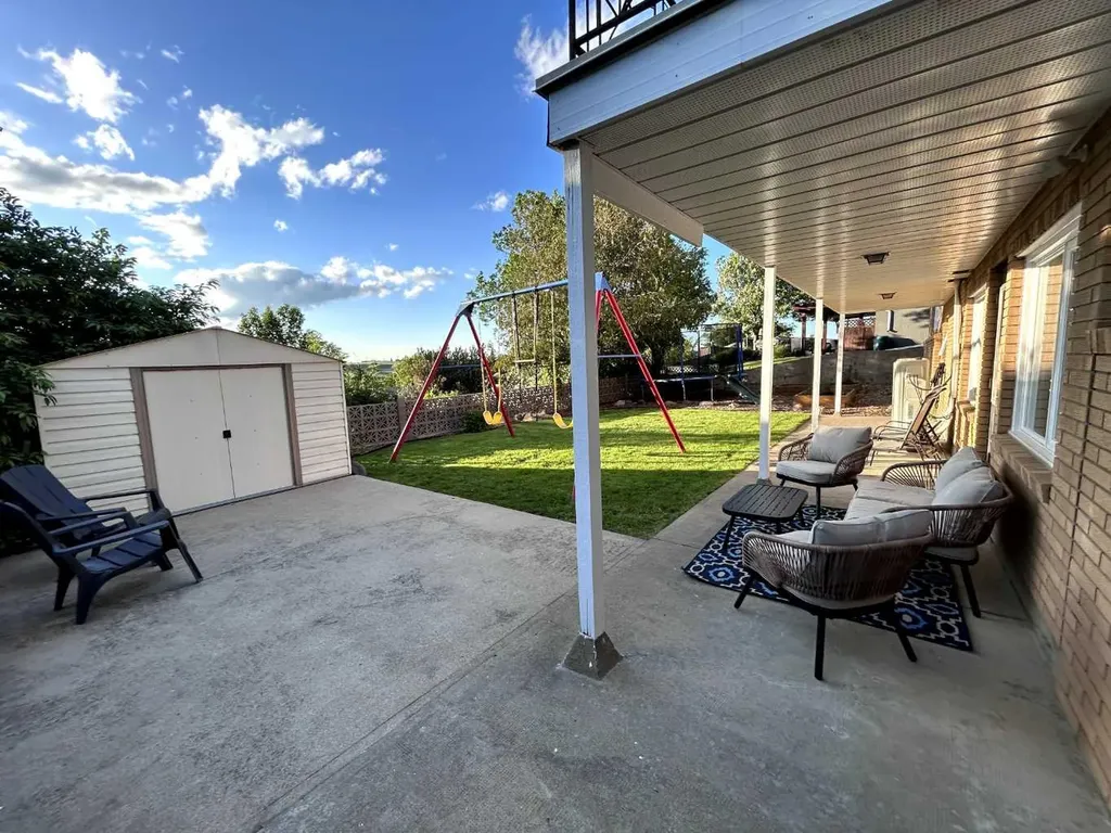 668 Prospect Drive SW Medicine Hat AB T1A 4C1