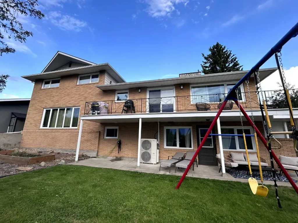 668 Prospect Drive SW Medicine Hat AB T1A 4C1