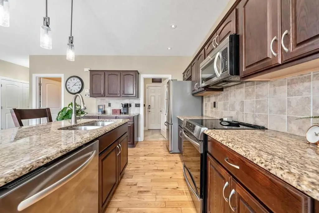 709 3 Street SW Diamond Valley AB T0L 0H0