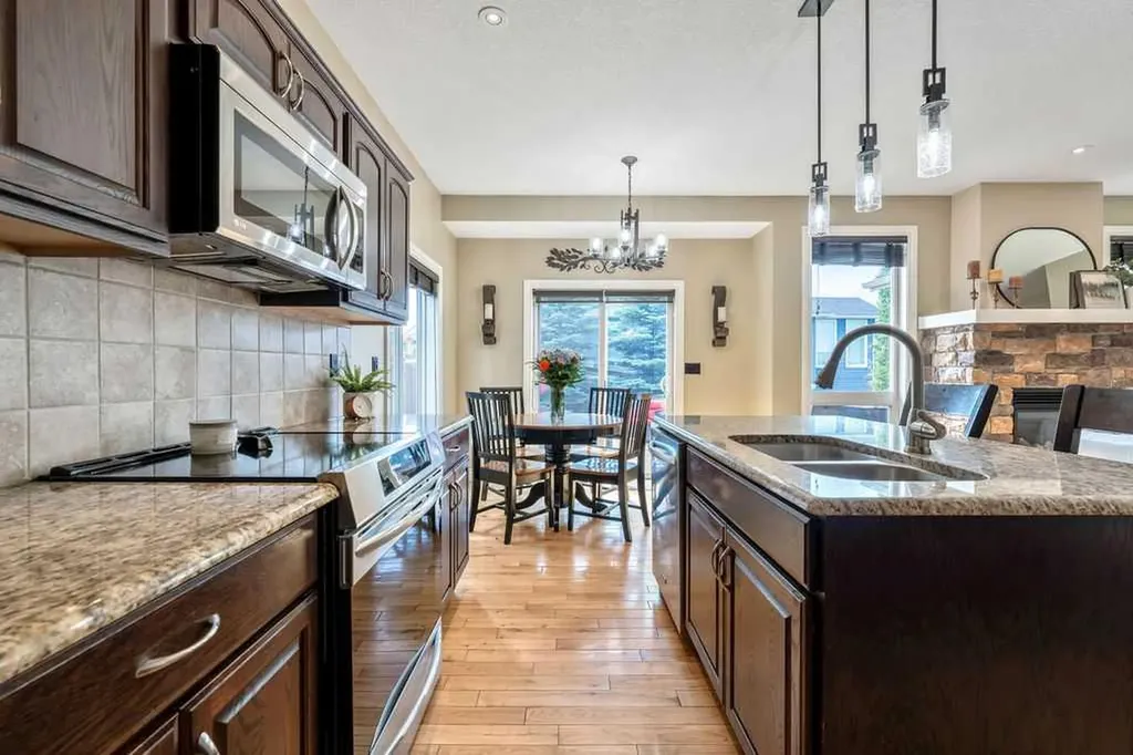 709 3 Street SW Diamond Valley AB T0L 0H0
