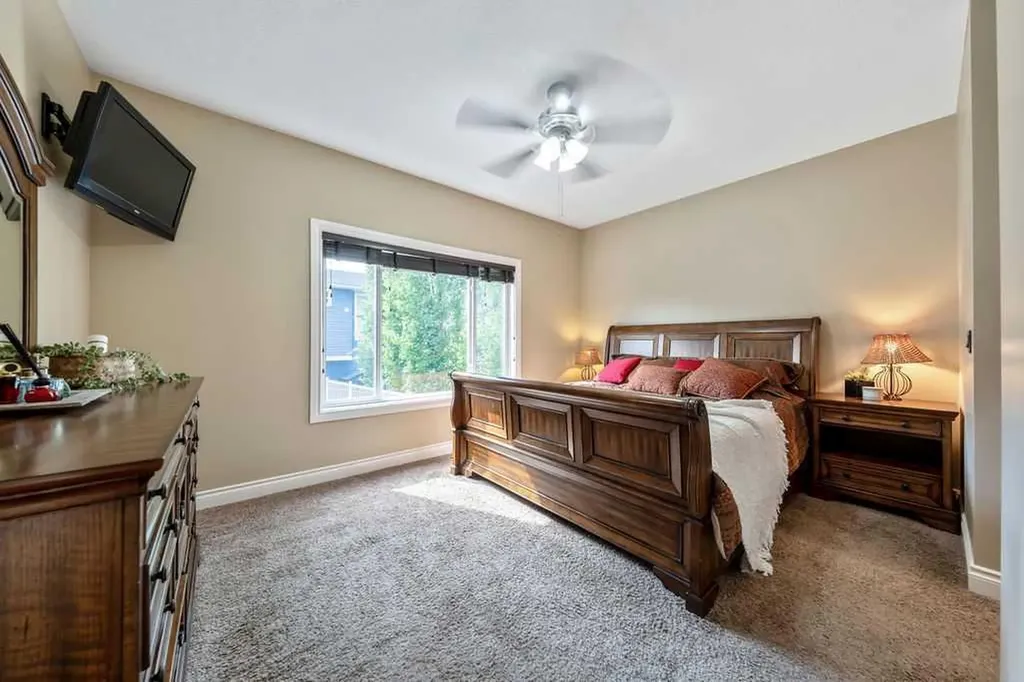 709 3 Street SW Diamond Valley AB T0L 0H0