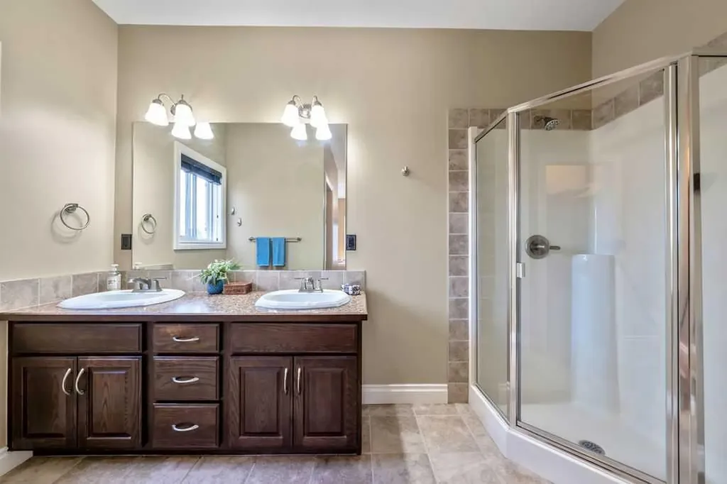 709 3 Street SW Diamond Valley AB T0L 0H0