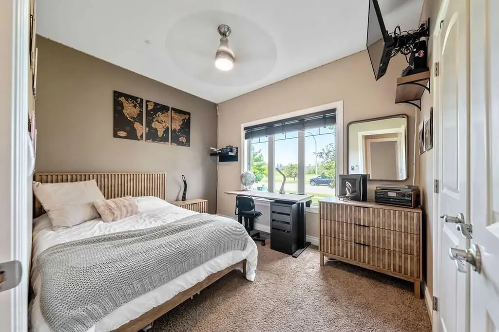 709 3 Street SW Diamond Valley AB T0L 0H0