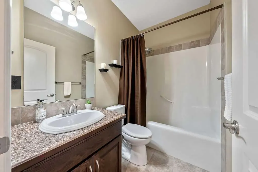 709 3 Street SW Diamond Valley AB T0L 0H0
