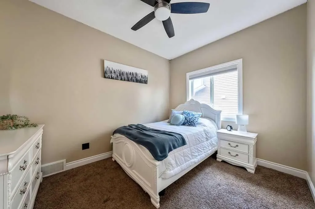 709 3 Street SW Diamond Valley AB T0L 0H0