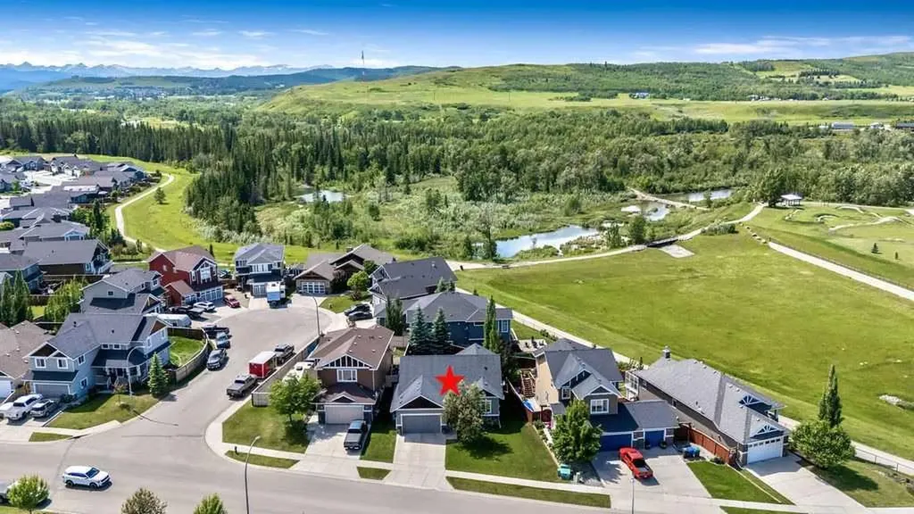 709 3 Street SW Diamond Valley AB T0L 0H0