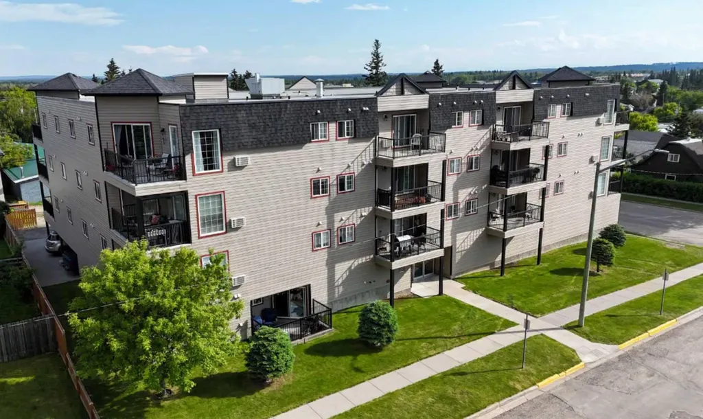 5037 7 Avenue Edson AB T7E 0A8