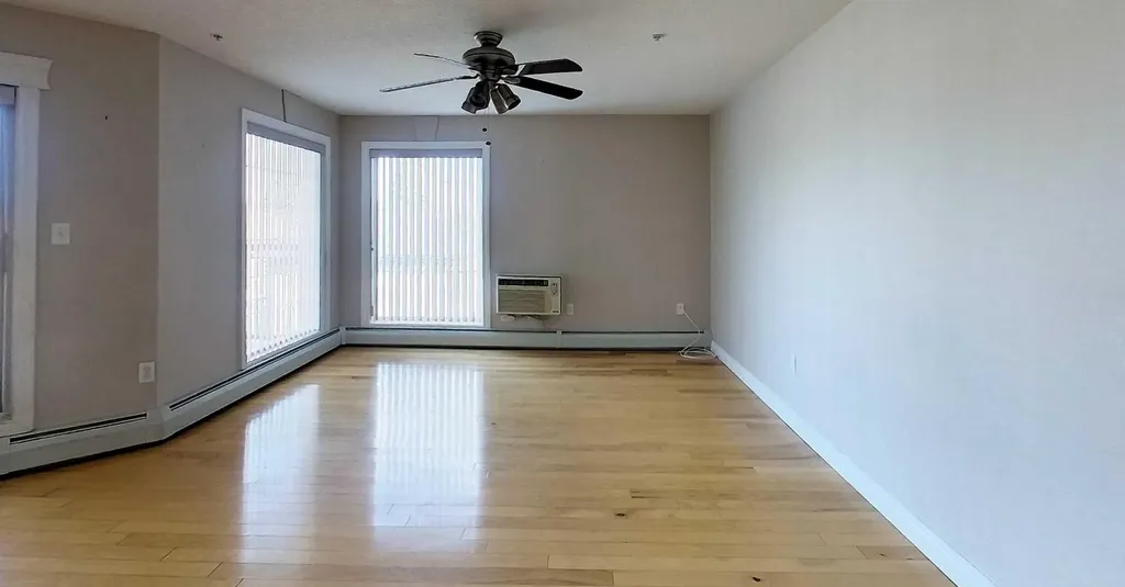 5037 7 Avenue Edson AB T7E 0A8