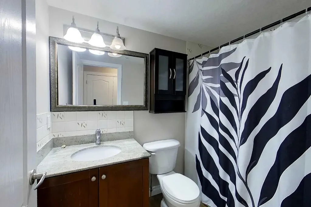 5037 7 Avenue Edson AB T7E 0A8