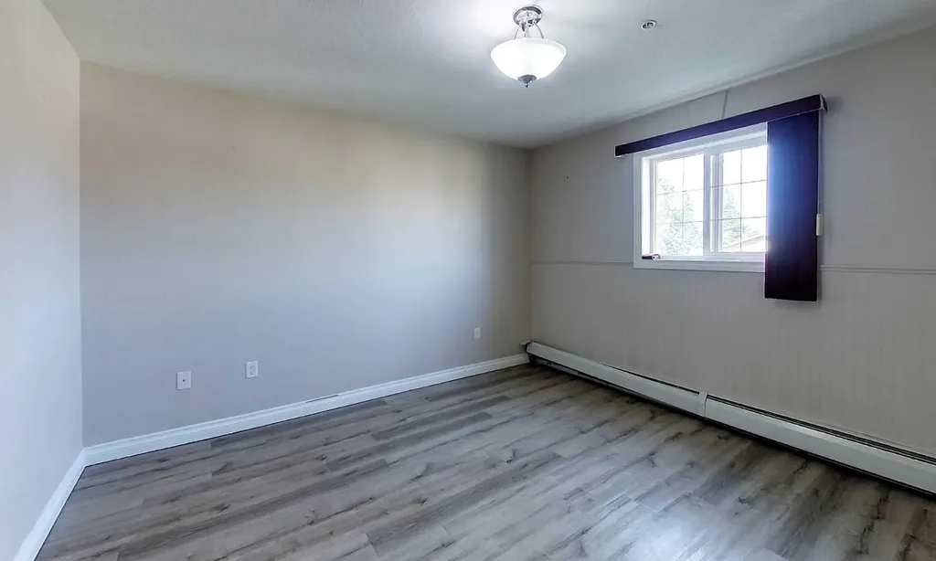 5037 7 Avenue Edson AB T7E 0A8