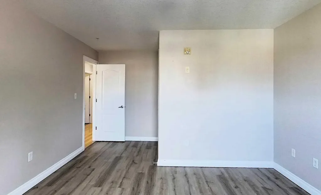 5037 7 Avenue Edson AB T7E 0A8