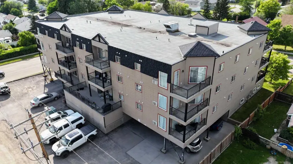 5037 7 Avenue Edson AB T7E 0A8