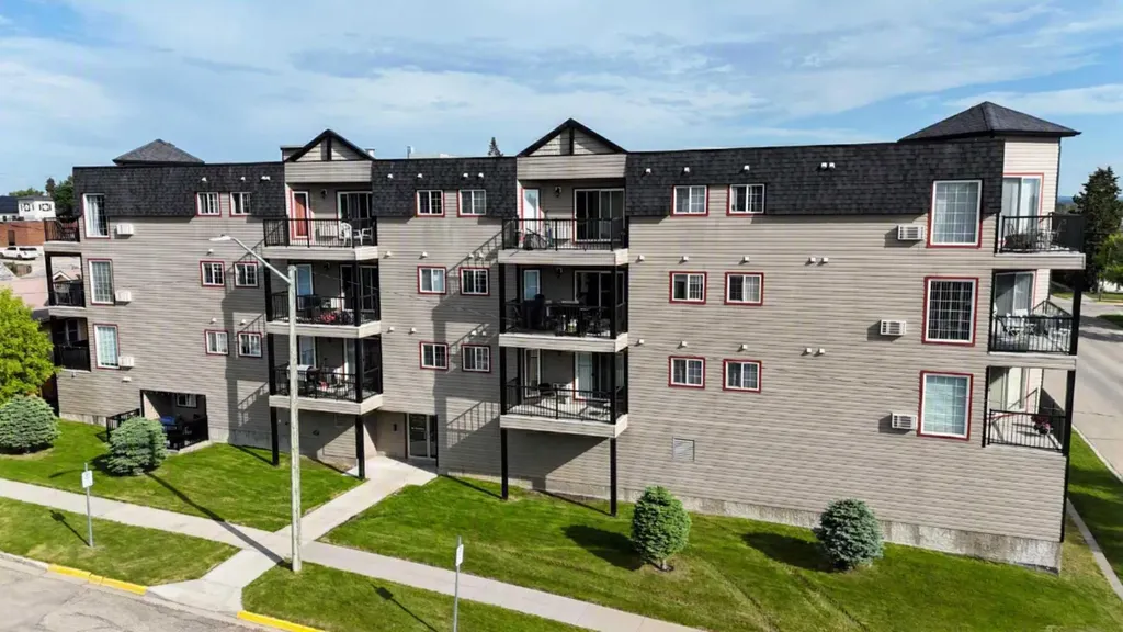 5037 7 Avenue Edson AB T7E 0A8