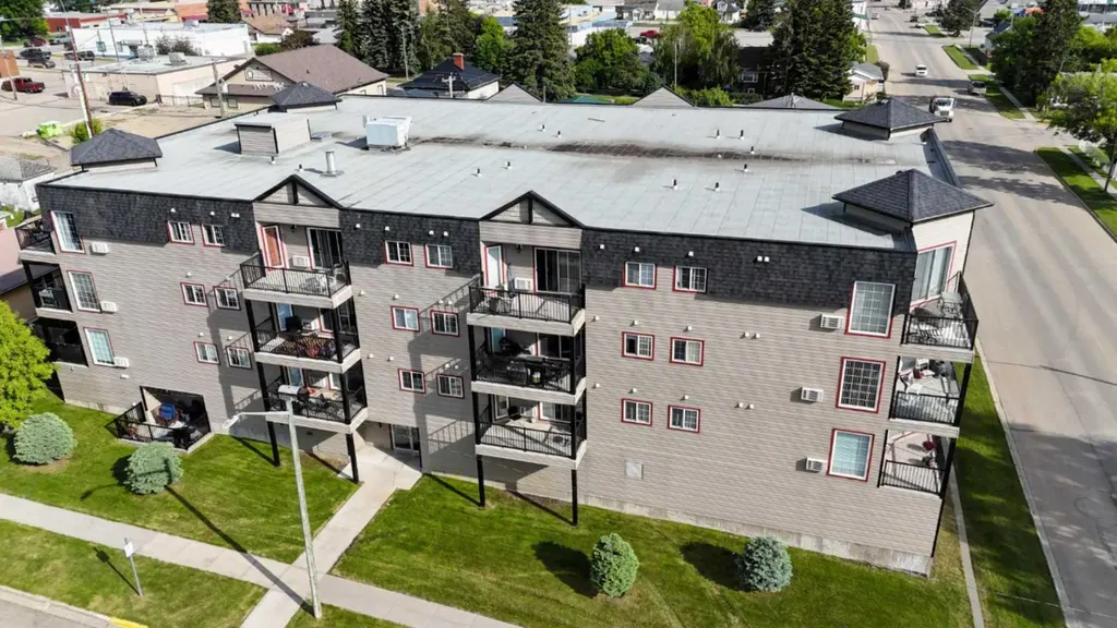 5037 7 Avenue Edson AB T7E 0A8