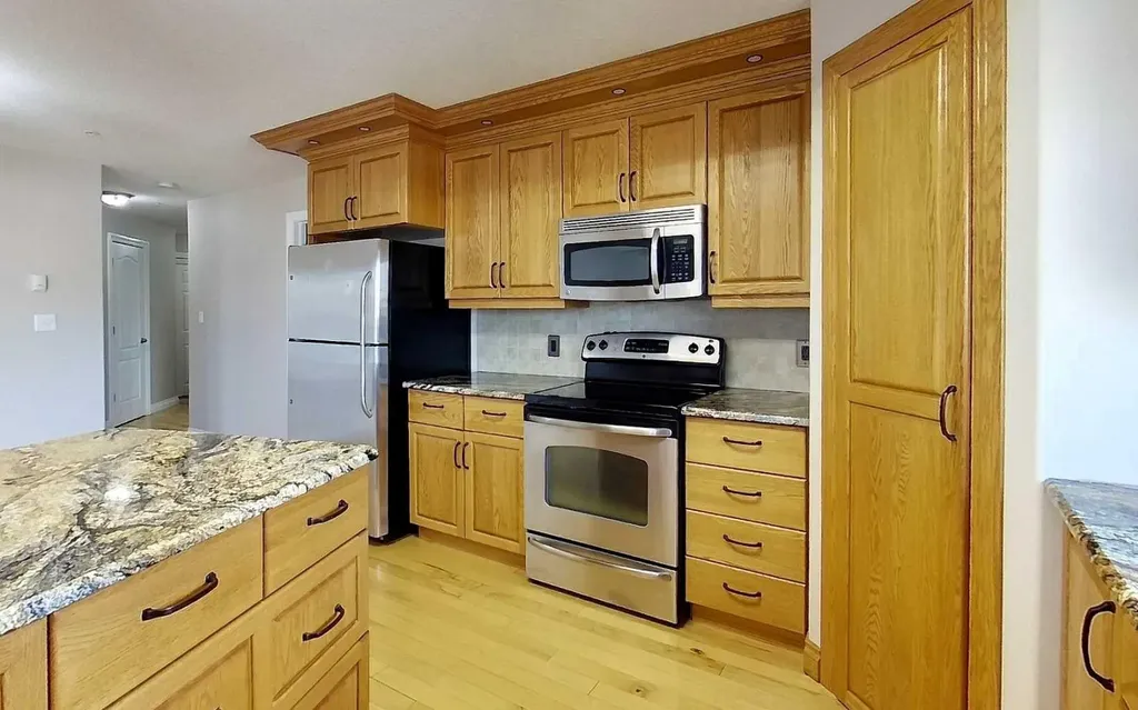 5037 7 Avenue Edson AB T7E 0A8