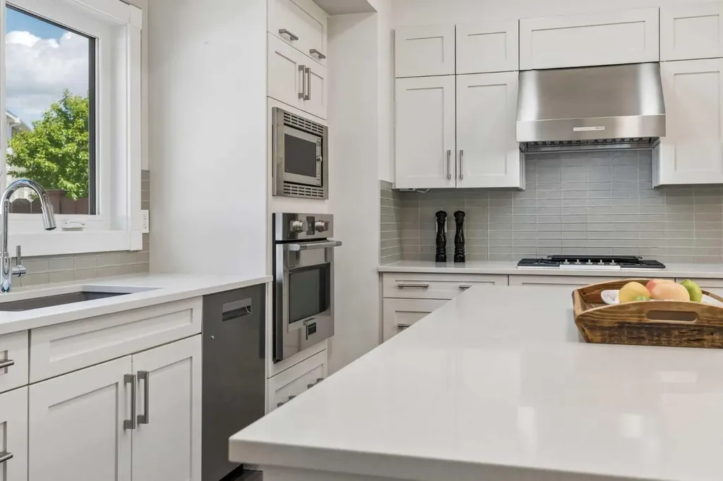 38 Victoria Cross Boulevard SW Calgary AB T3E7V2