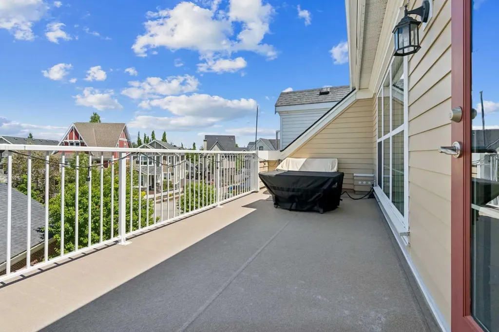 38 Victoria Cross Boulevard SW Calgary AB T3E7V2