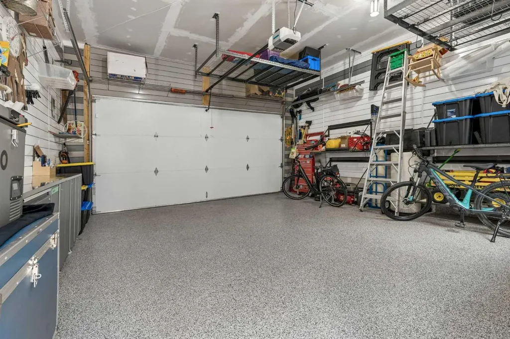 38 Victoria Cross Boulevard SW Calgary AB T3E7V2