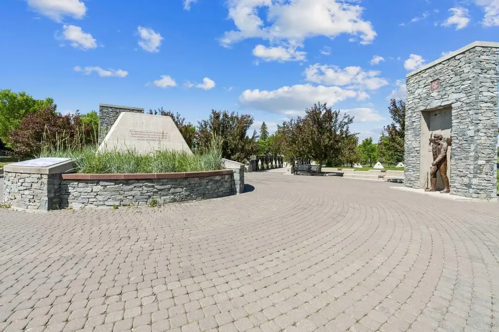 38 Victoria Cross Boulevard SW Calgary AB T3E7V2
