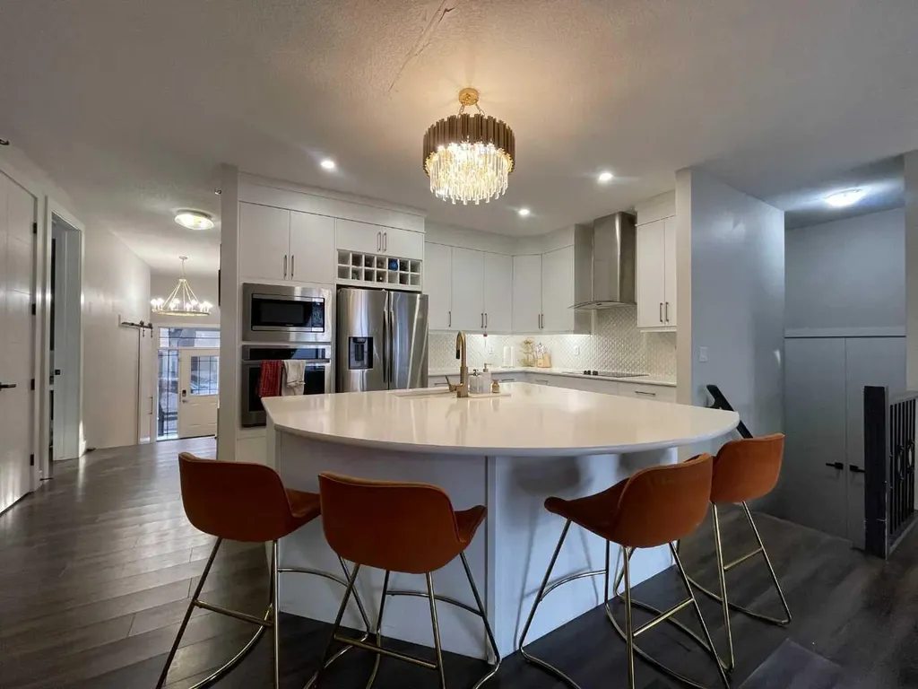 220 Carringham Road NW Calgary AB T3P 1V4