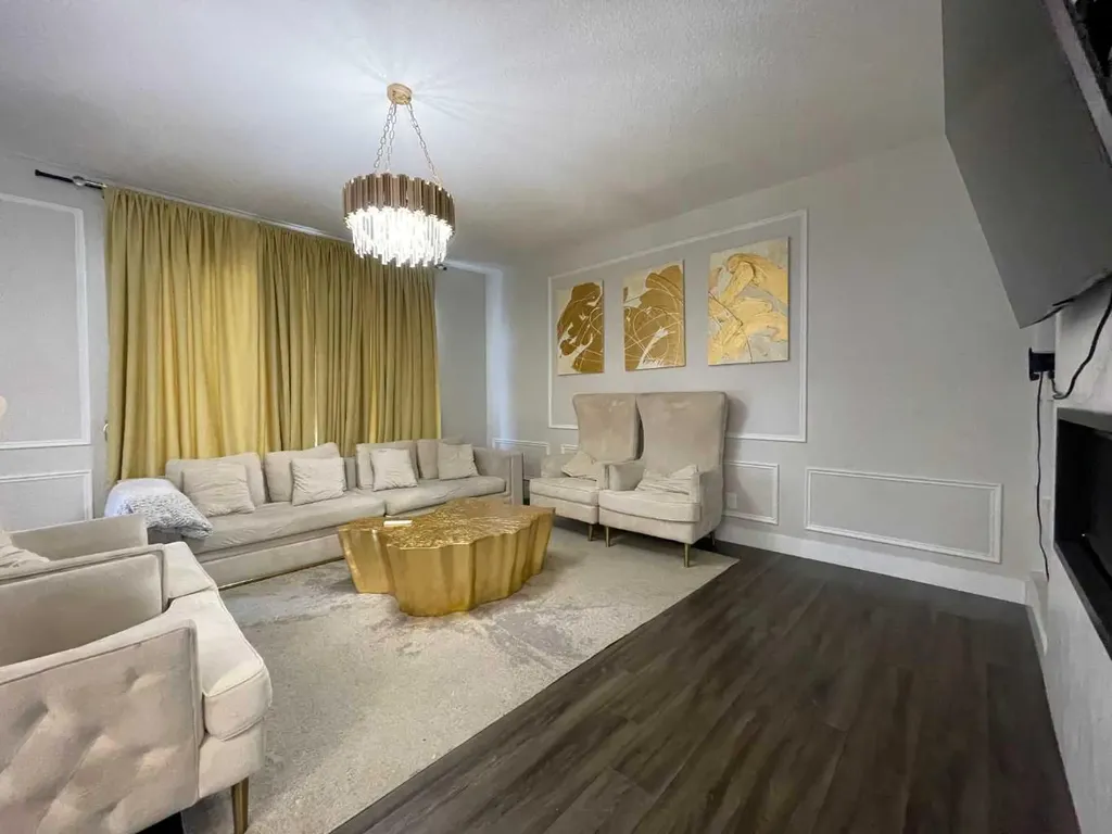 220 Carringham Road NW Calgary AB T3P 1V4