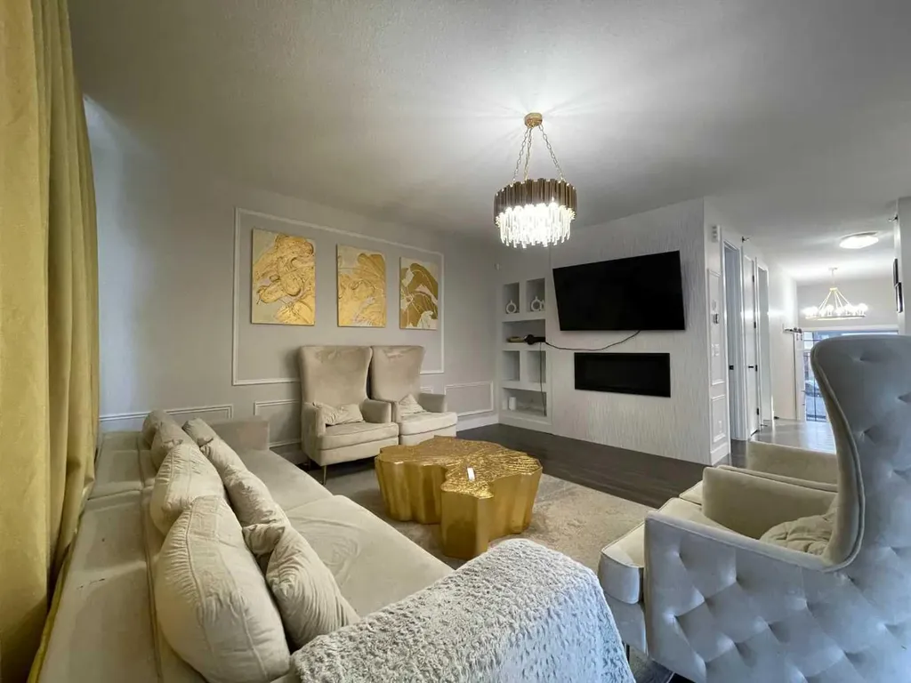 220 Carringham Road NW Calgary AB T3P 1V4